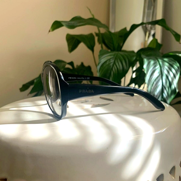 Sunglasses - Picture 1 of 2